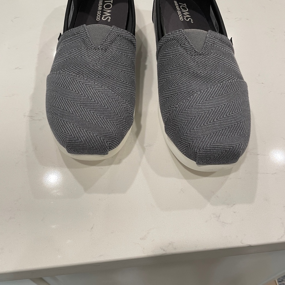 TOMS Men's Gray Herringbone Slip-On Shoes